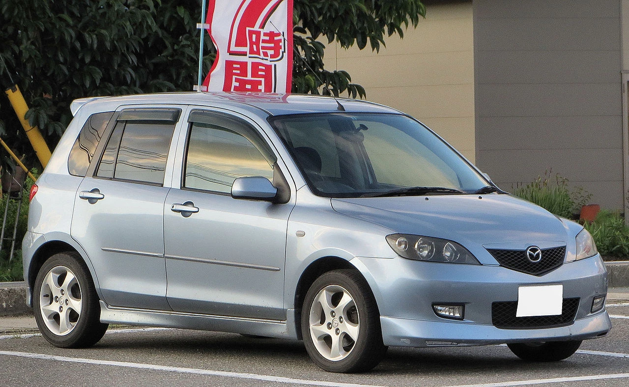 Mazda 2 DY front side autodrivel