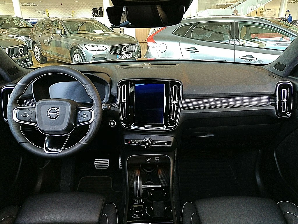 Volvo XC40 interior autodrivel