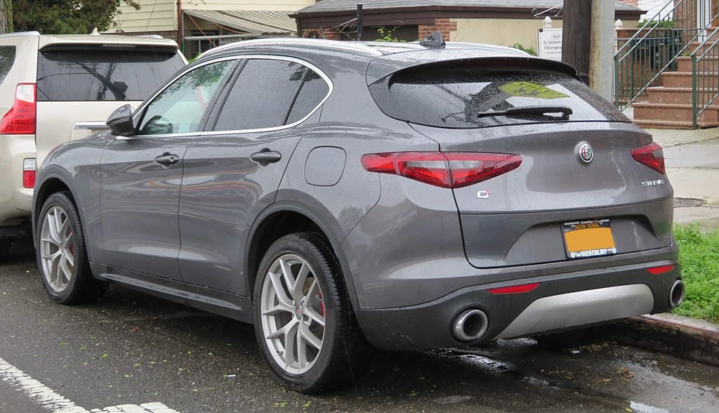Alfa Romeo Stelvio 949 rear autodrivel