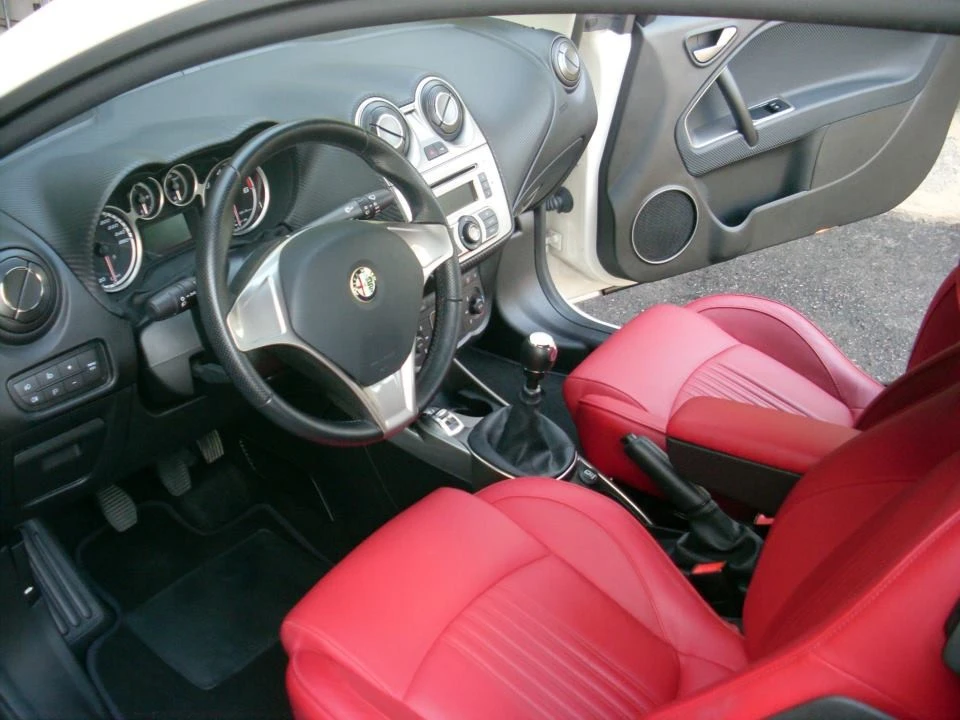 Alfa Romeo Mito interior autodrivel