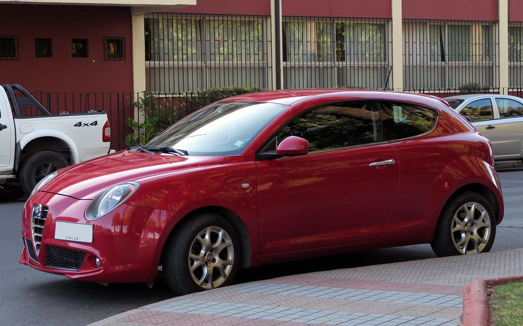 Alfa Romeo Mito side autodrivel