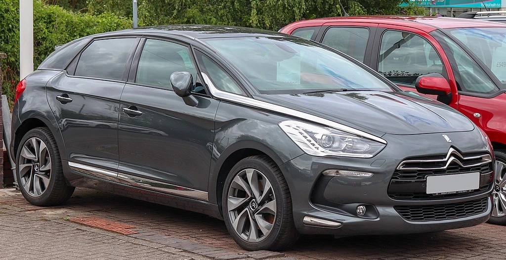 Citroen DS5 front side autodrivel