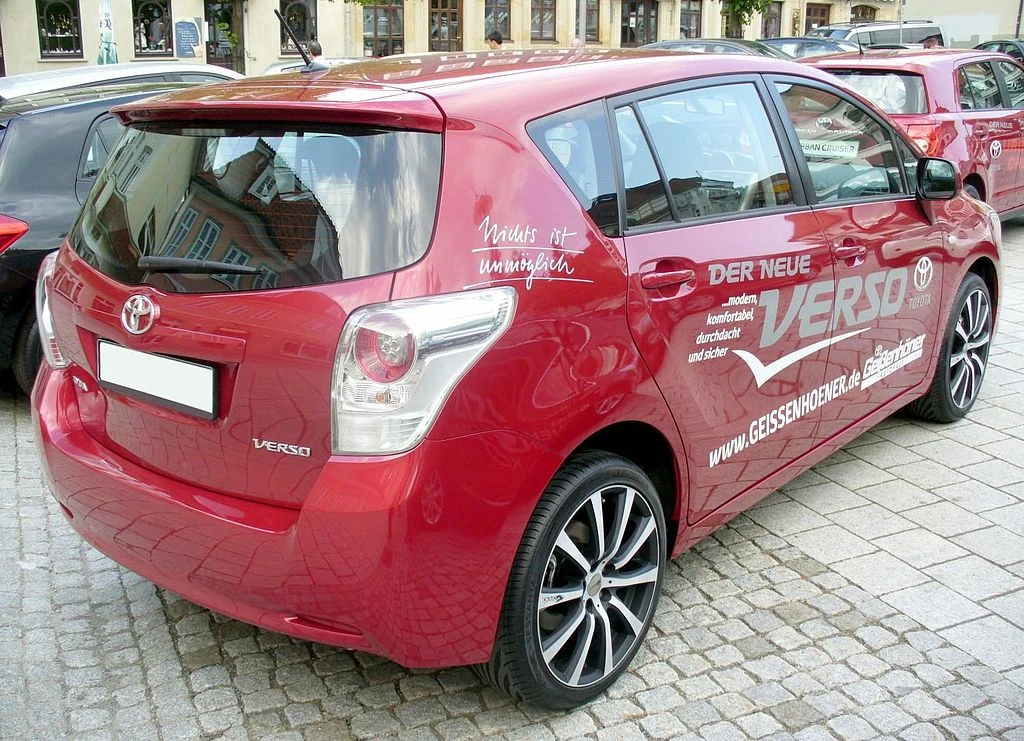 Toyota Verso AR20 rear side autodrivel