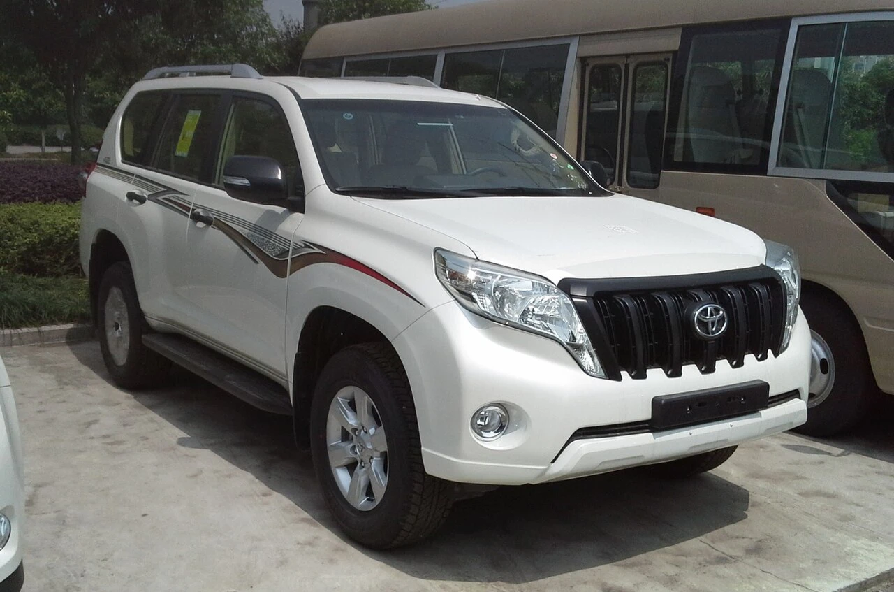 Toyota Land Cruiser 150 front autodrivel