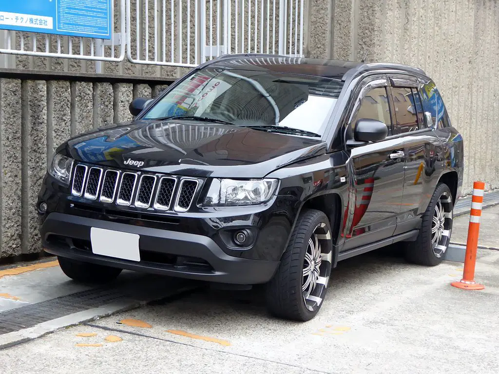 Jeep Compass MK49 facelift front almostcarreviews