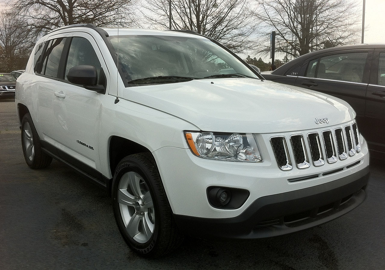 Jeep Compass MK49 front side almostcarreviews