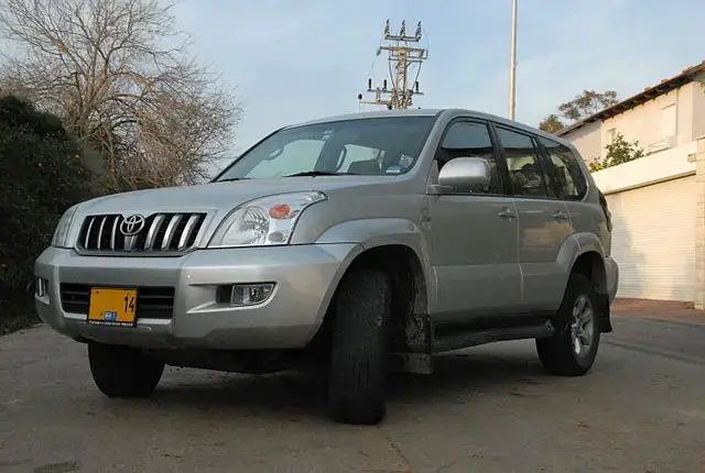 Toyota Land Cruiser 120 front almostcarreviews